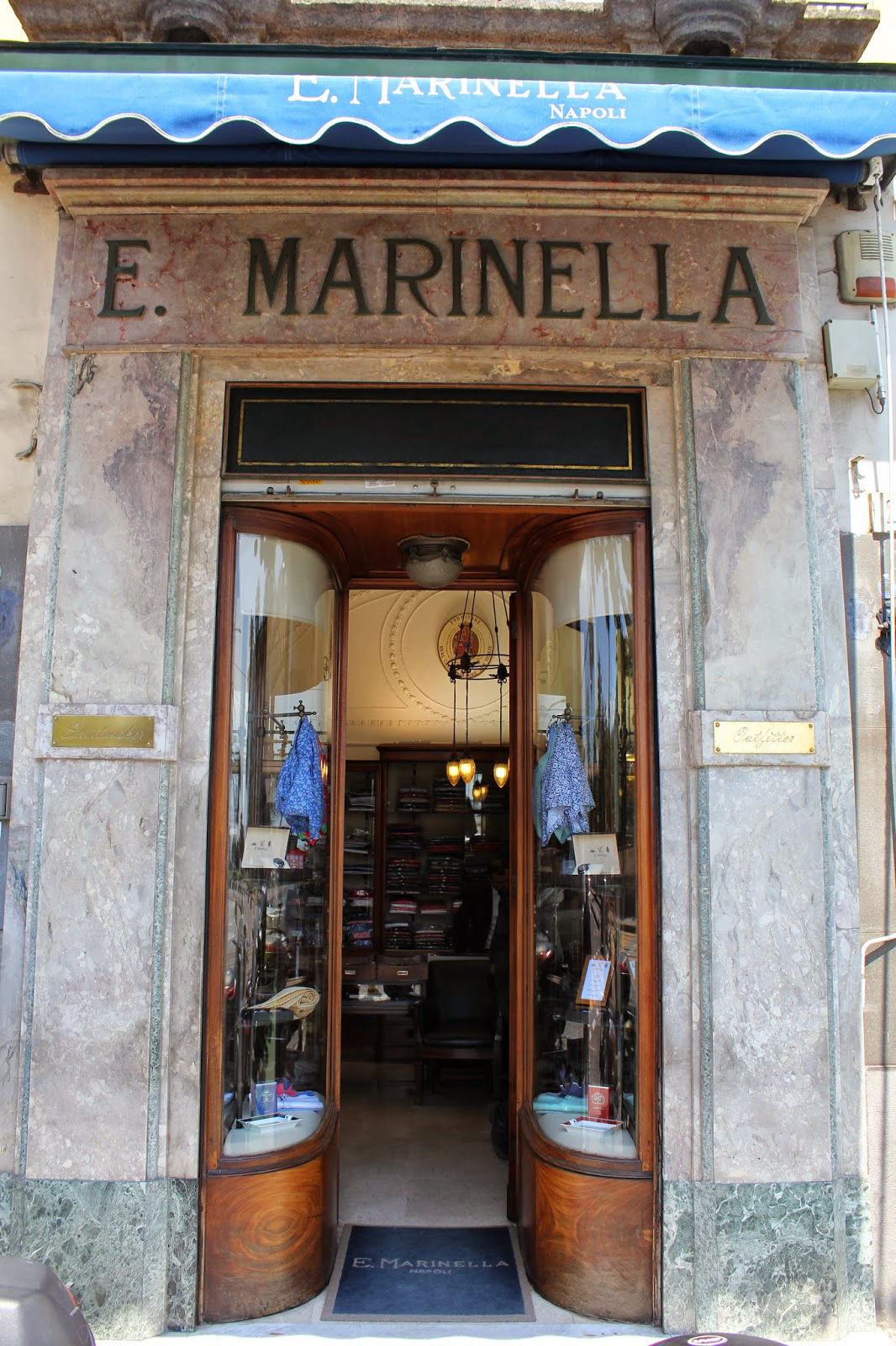 Το κατάστημα της E. Marinella στη Νάπολη